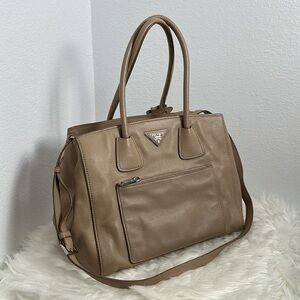 💯Authentic Prada Beige Leather Two-way  Bag🍀
